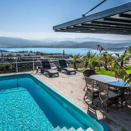 Villa Venues; Oezel Havuzu *